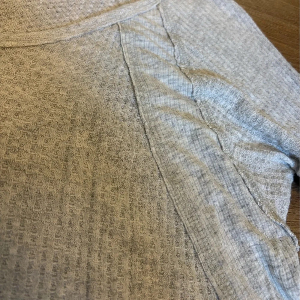Pink Lily Light Gray Scoop Neck Ribbed Long Sleeve Top - Picture 3 of 5